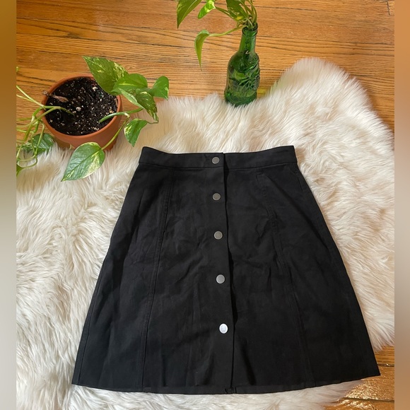 Wilfred Dresses & Skirts - Wilfred Free Black Suede Button Up Skirt